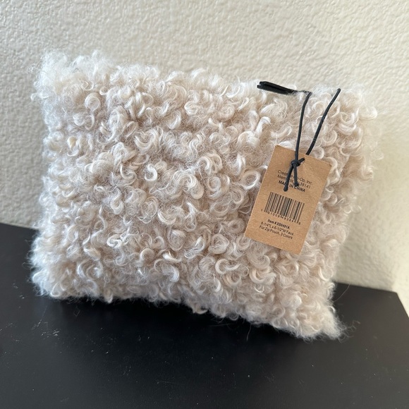 NWT Creative Co-Op Fur Zip Pouch/ Clutch - Picture 3 of 8